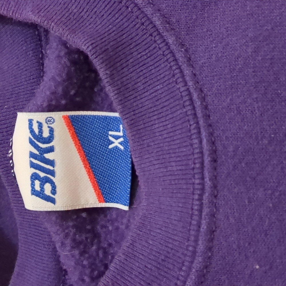 Purple youth sweatshirt in XL (18-20) - Picture 5 of 6